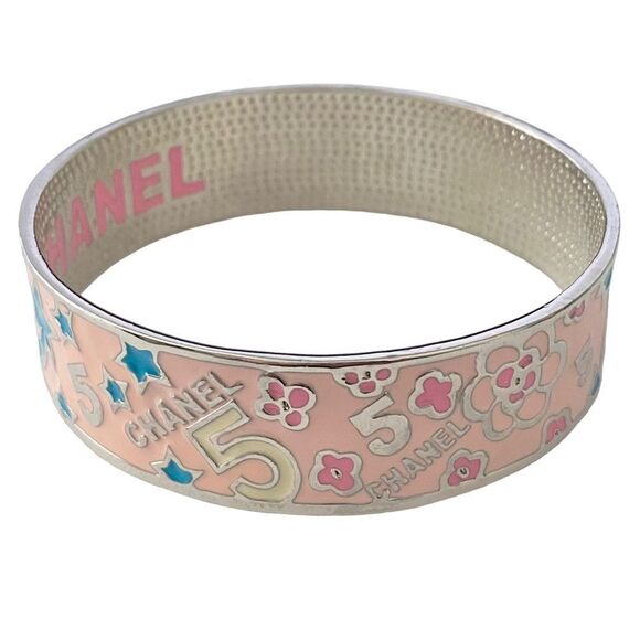 Authentic Chanel Pink and Silver Enamel Bangle Bracelet Flowers Stars No.5 - Picture 14 of 15